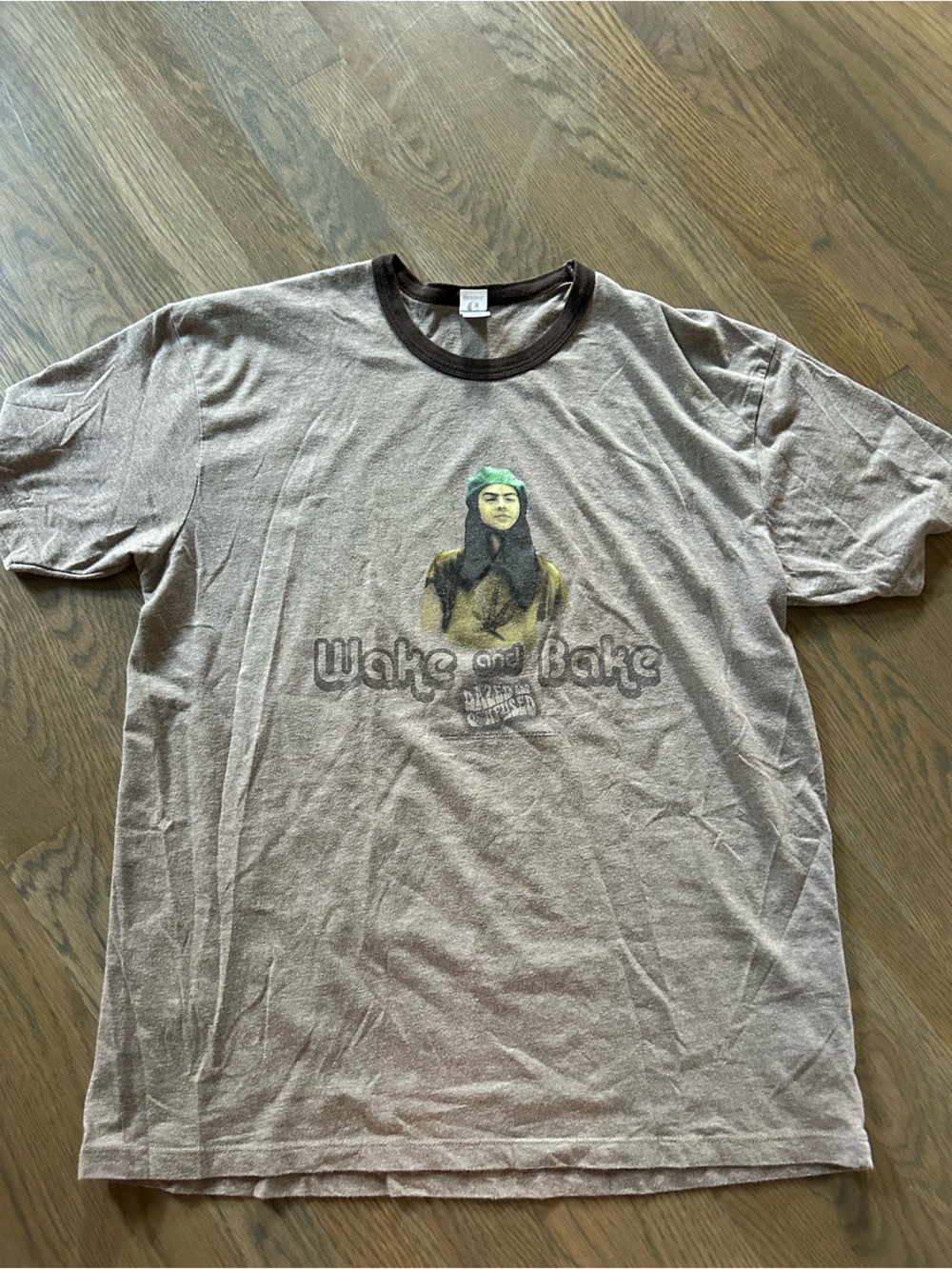 DAZED & CONFUSED Wake & Bake Brown Graphic Tee
